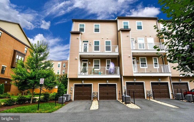 Building Photo - 20739 Heron Landing Dr