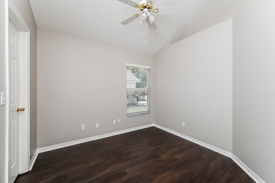 Building Photo - 6152 Weatherwood Cir