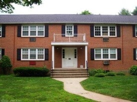 Building Photo - 13 Grandview Dr