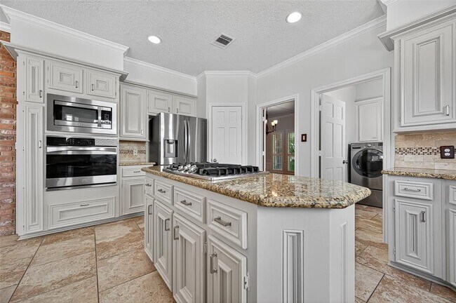Building Photo - 1035 Flagmore Dr