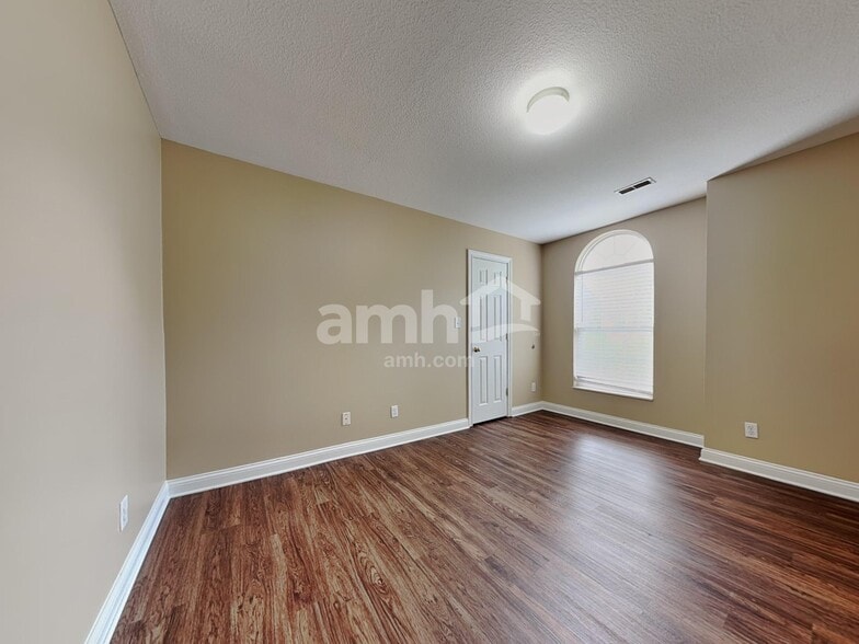 Building Photo - 8209 Jade Tree Ln