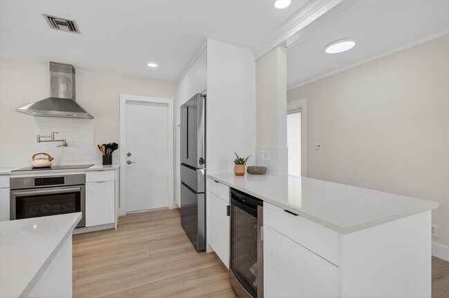 Building Photo - 802 Mallard Dr