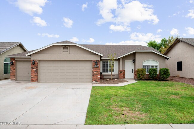 Building Photo - 3746 E Magnus Cir