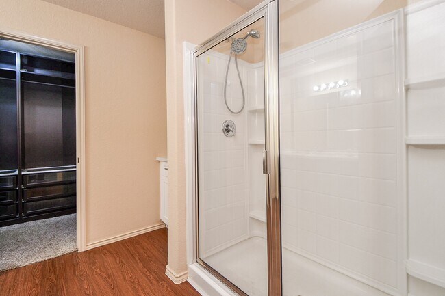 Building Photo - 2015 Treasure Mountain Dr