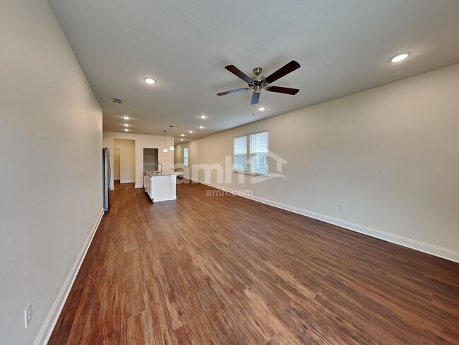 Building Photo - 42 Elcano Ln