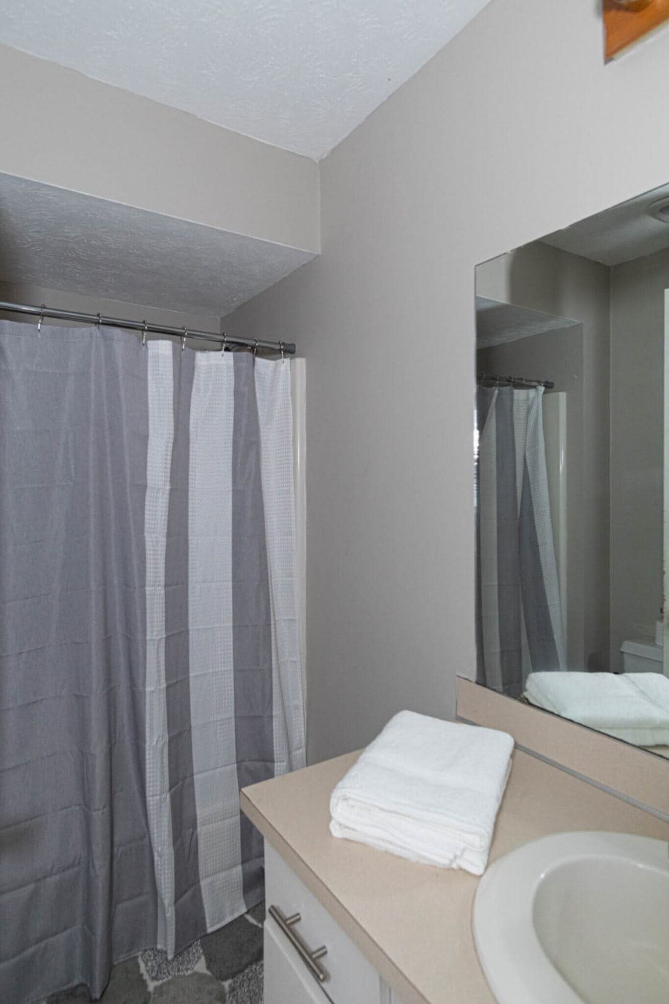 Building Photo - 1930 16th Ave