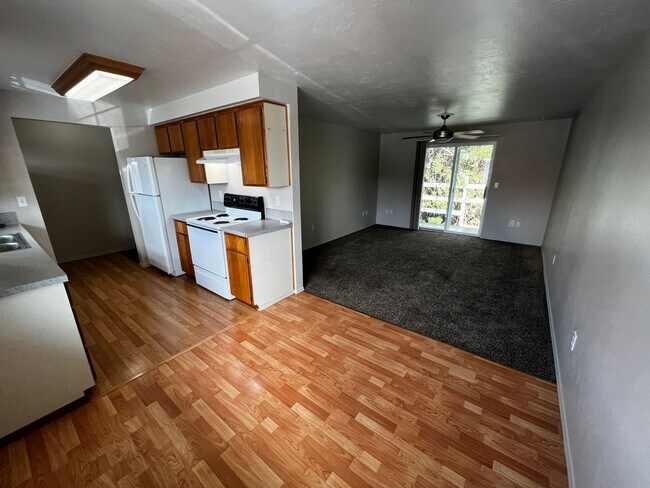 Building Photo - 210-220 N 2nd St