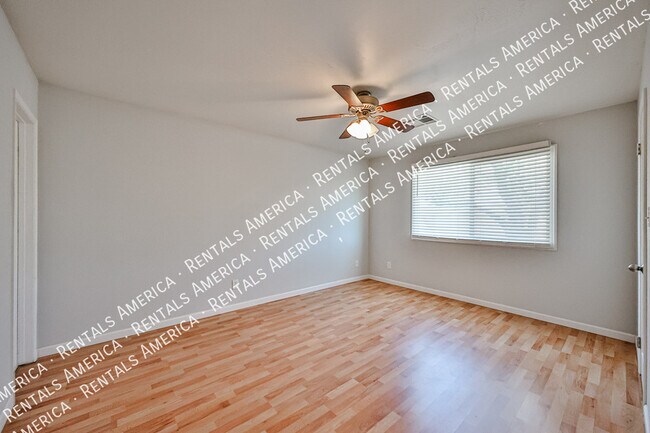 Building Photo - 3614 S Newberry Rd