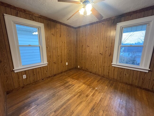 Building Photo - Section 8 Welcome – Freshly Turned 4BR Home in Garfield Heights | $1,695/mo