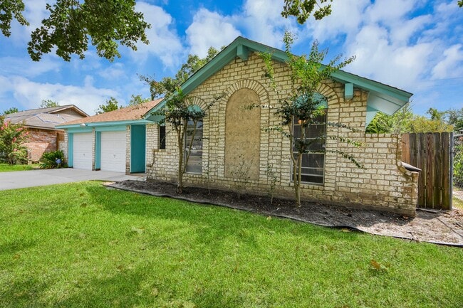 Building Photo - 4830 Ridgestone St