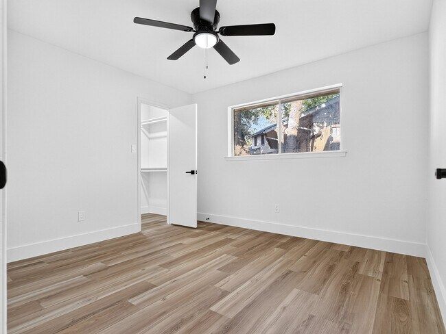 Building Photo - 1109 Wood Creek Cir