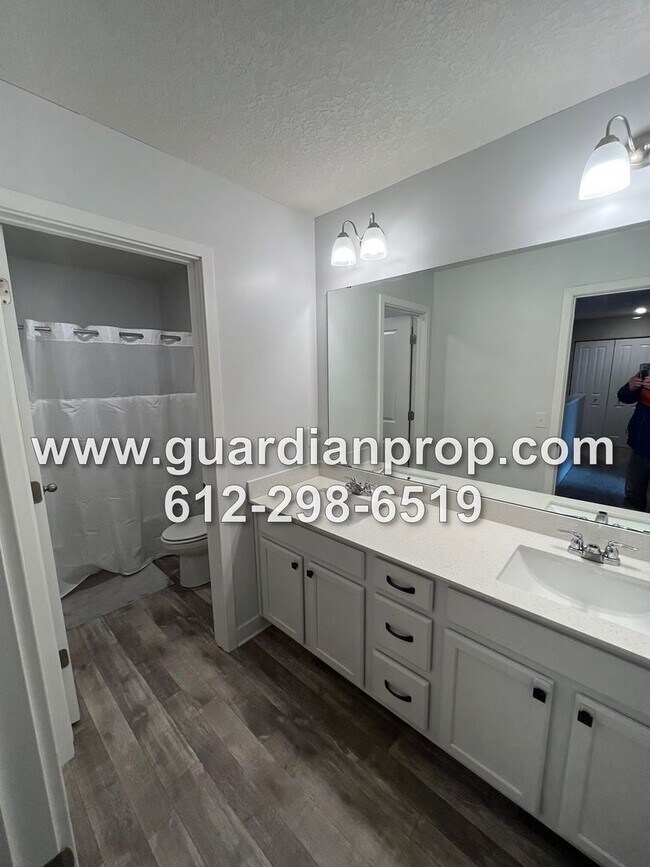 Building Photo - Luxury 2020 Built Townhouse Available June 1, Open Floor Plan, Fireplace, Patio, Primary w/Huge P...