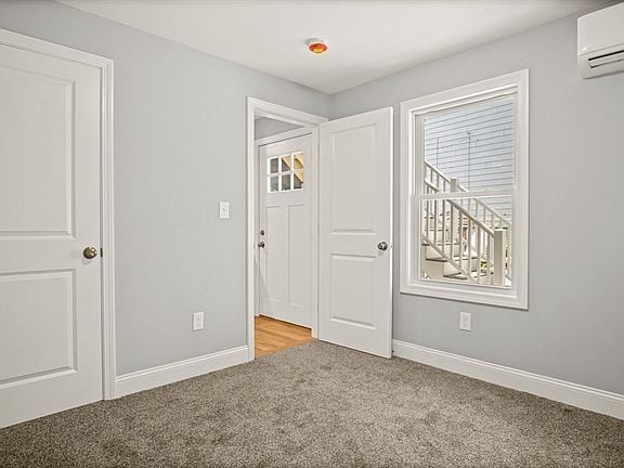 Building Photo - 58 Chestnut St