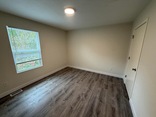 Building Photo - 1709 Hanover Blvd