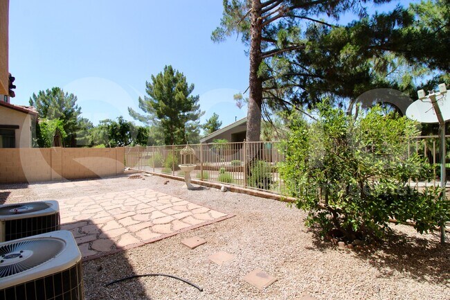 Building Photo - 3074 S Southwind Dr