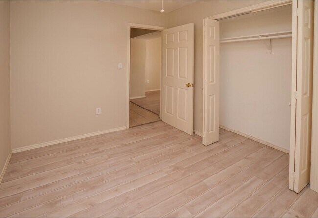 Building Photo - 4807 Merwin St