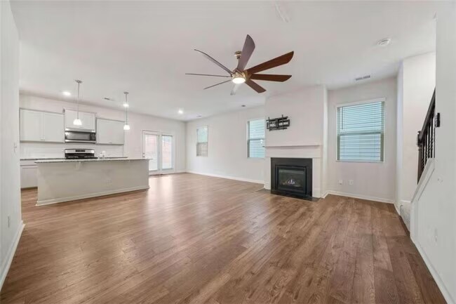 Building Photo - 826 Bentley Dr