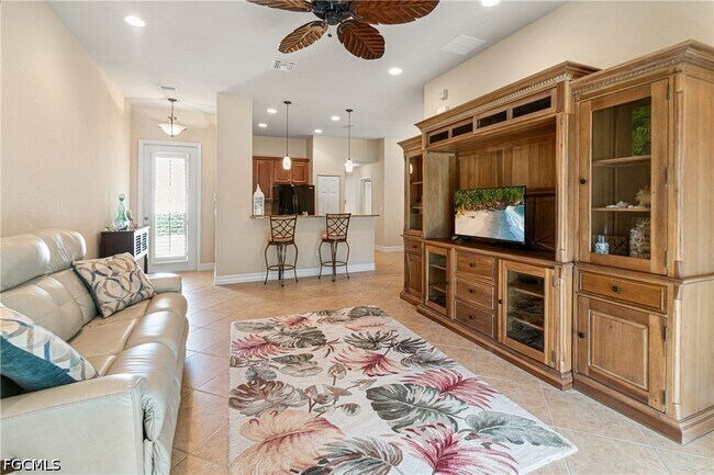 Building Photo - 10535 Carolina Willow Dr