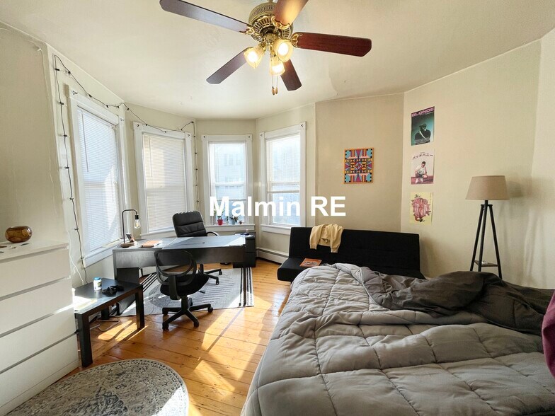 Building Photo - 19 Sachem St