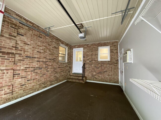 Building Photo - 5421 Silver Pine Ct