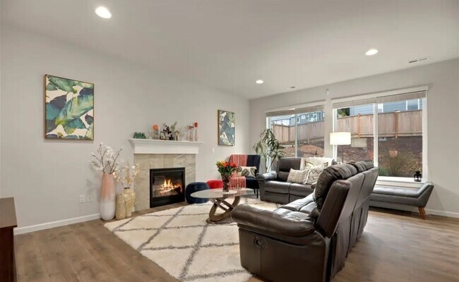 Building Photo - Beautiful 4-Bedroom Lake Stevens Home on a Corner Lot