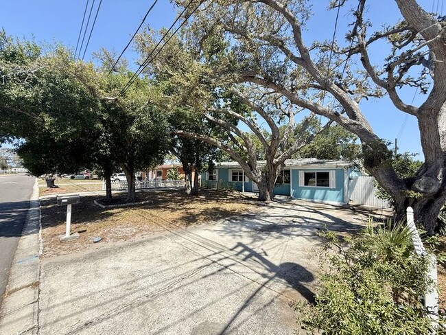 Building Photo - 1238 Bellevue Blvd