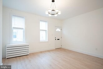 Building Photo - 170 Markle St