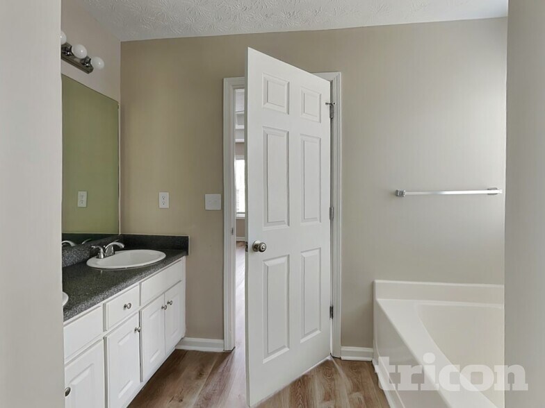 Building Photo - 1279 Wentworth Cove Ct