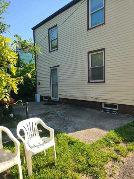 Building Photo - 2444 Bretton Pl