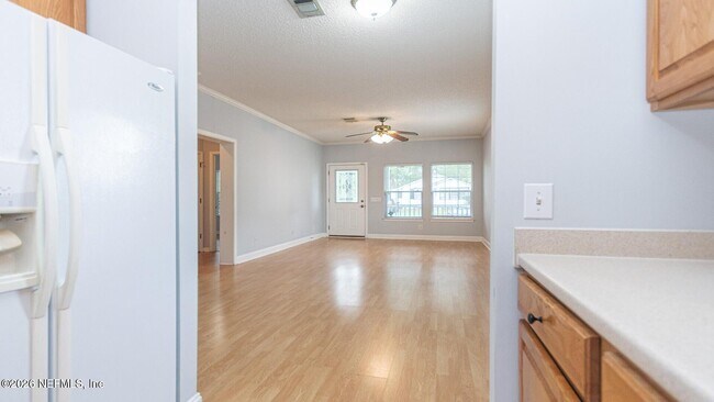 Building Photo - 3237 Mayflower St