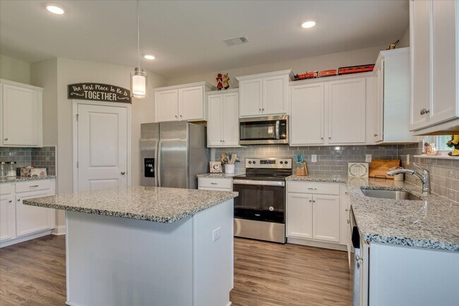 Building Photo - 108 Adelle Ct