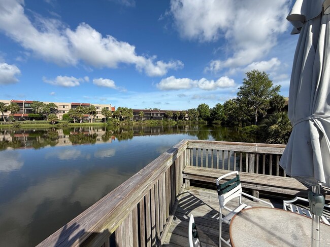 Building Photo - Lake Arrowhead 2 bedroom / 2 bath Condo