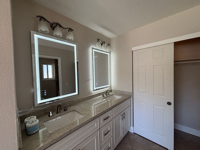 Building Photo - Bright & Upgraded 4BD/3BA Rental in San Ma...