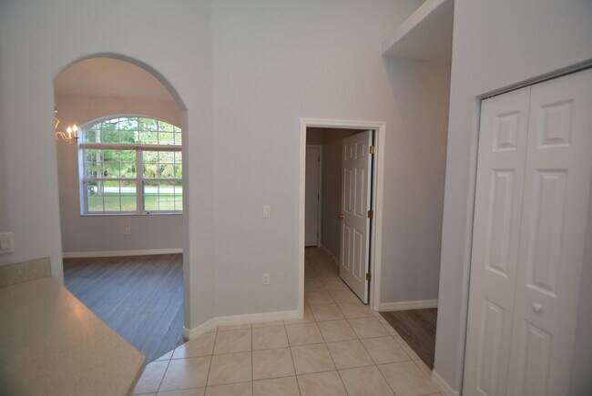 Building Photo - "Charming 3-Bed Oasis in Palm Coast - 1,85...