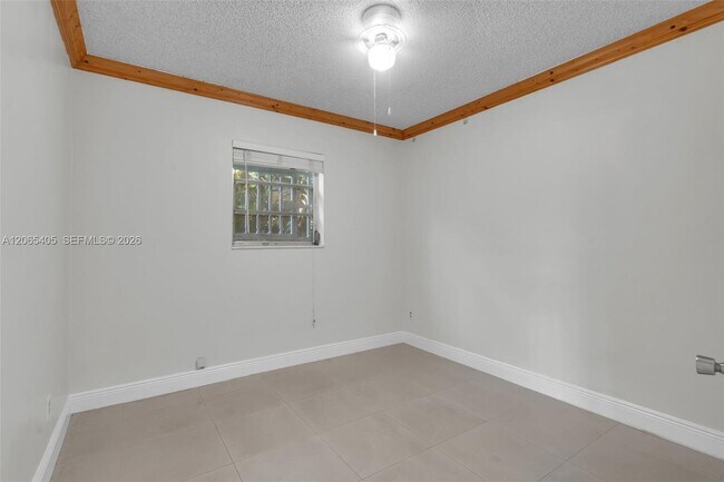 Building Photo - 5560 W 6th Ave