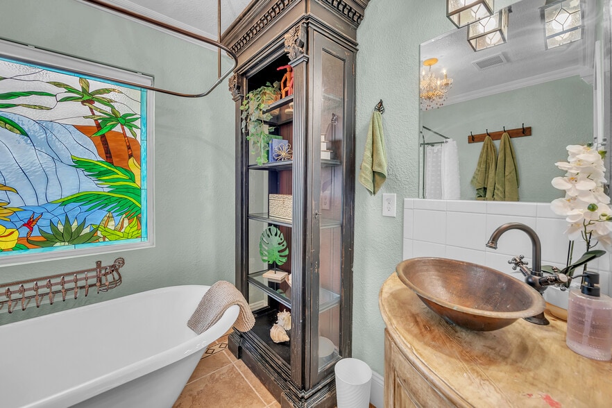 Building Photo - 2301 North Dr