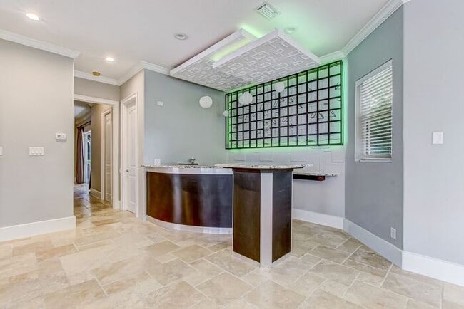 Building Photo - Stunning 5-Bedroom Pool Home on Nearly 2 A...