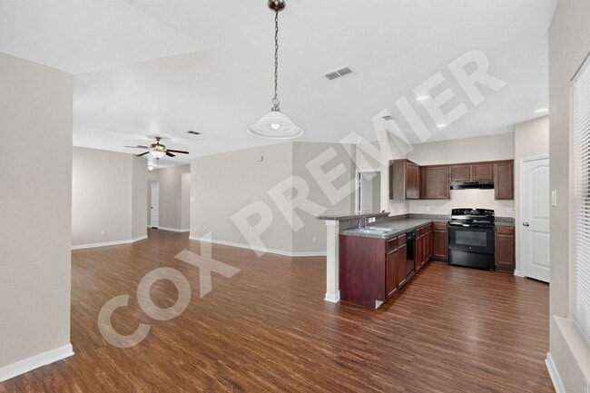 Building Photo - 2848 St Bernard Dr