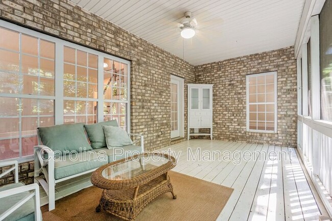 Building Photo - 181 Streamside Pl