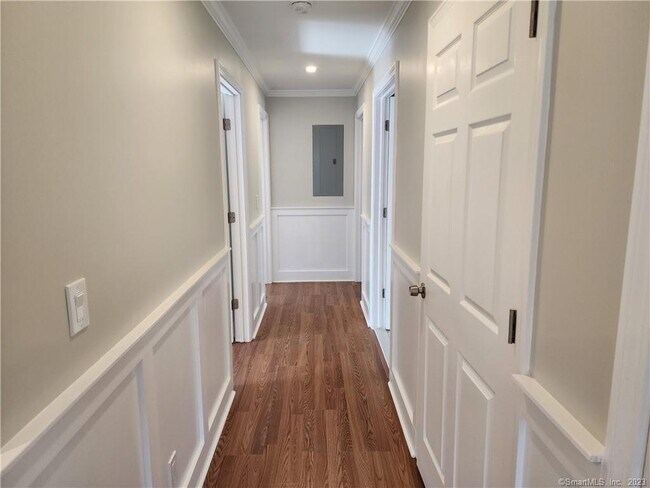 Building Photo - 126 Downing St