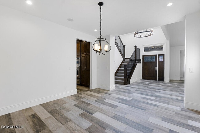 Building Photo - 525 Aqueduct Ct