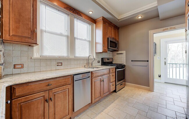 Building Photo - 256 Nassau Rd