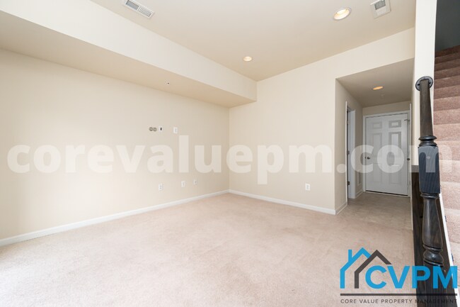 Building Photo - 1216 Acorn Ln