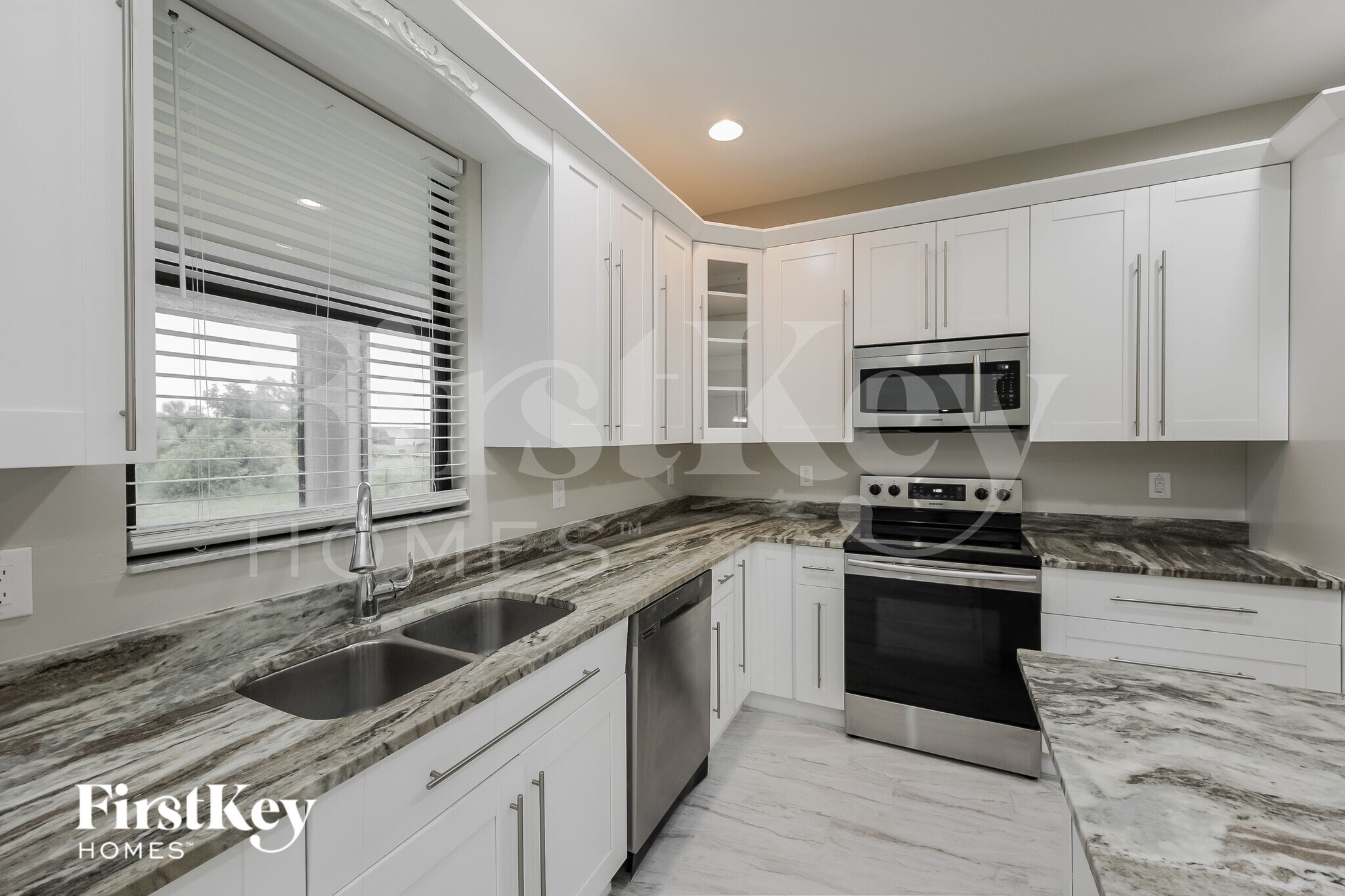 Building Photo - 4027 25th St SW