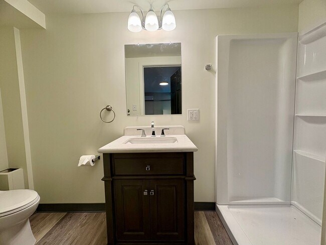 Building Photo - 202 S Lawrence St