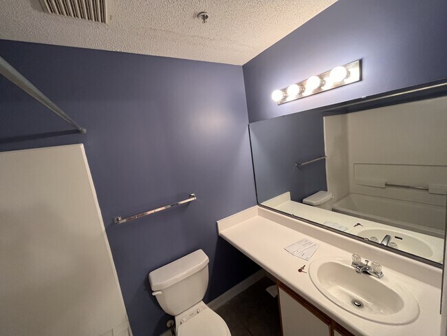Building Photo - 1410 Collegiate Cir