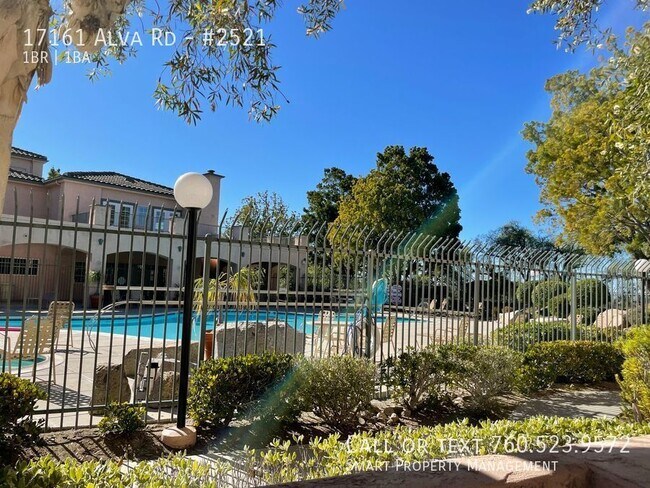 Building Photo - Gorgeous 1 bedroom upper level condo with ...