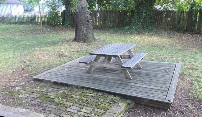 Building Photo - 376 Park Ave