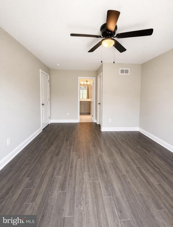 Building Photo - 903B Spring Mill Ave