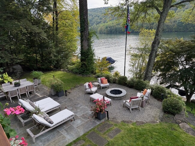 Building Photo - 21 Echo Dr